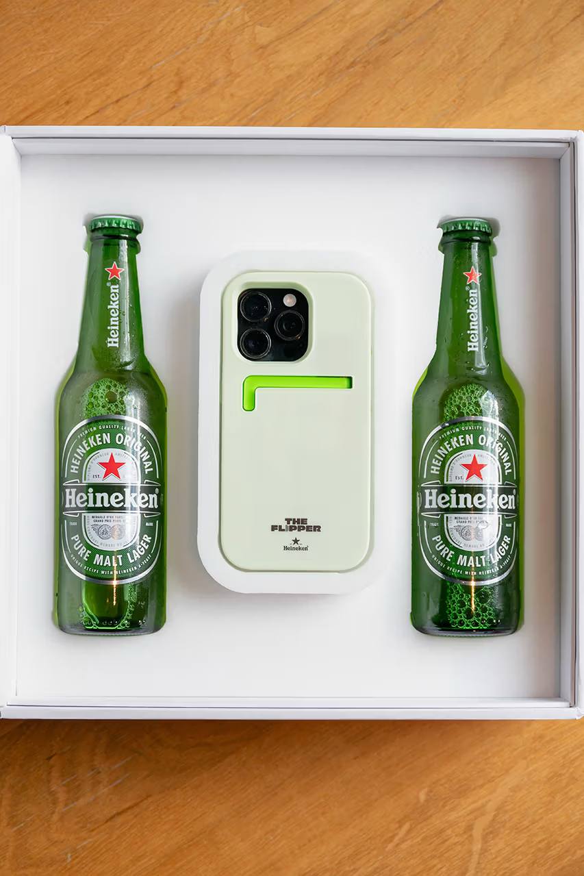 Прикол, Heineken выпустил чехол The Flipper, который буквально переворачивает гаджет специальной ножкой, если он лежит на задней части телефона | Сетка — социальная сеть от hh.ru