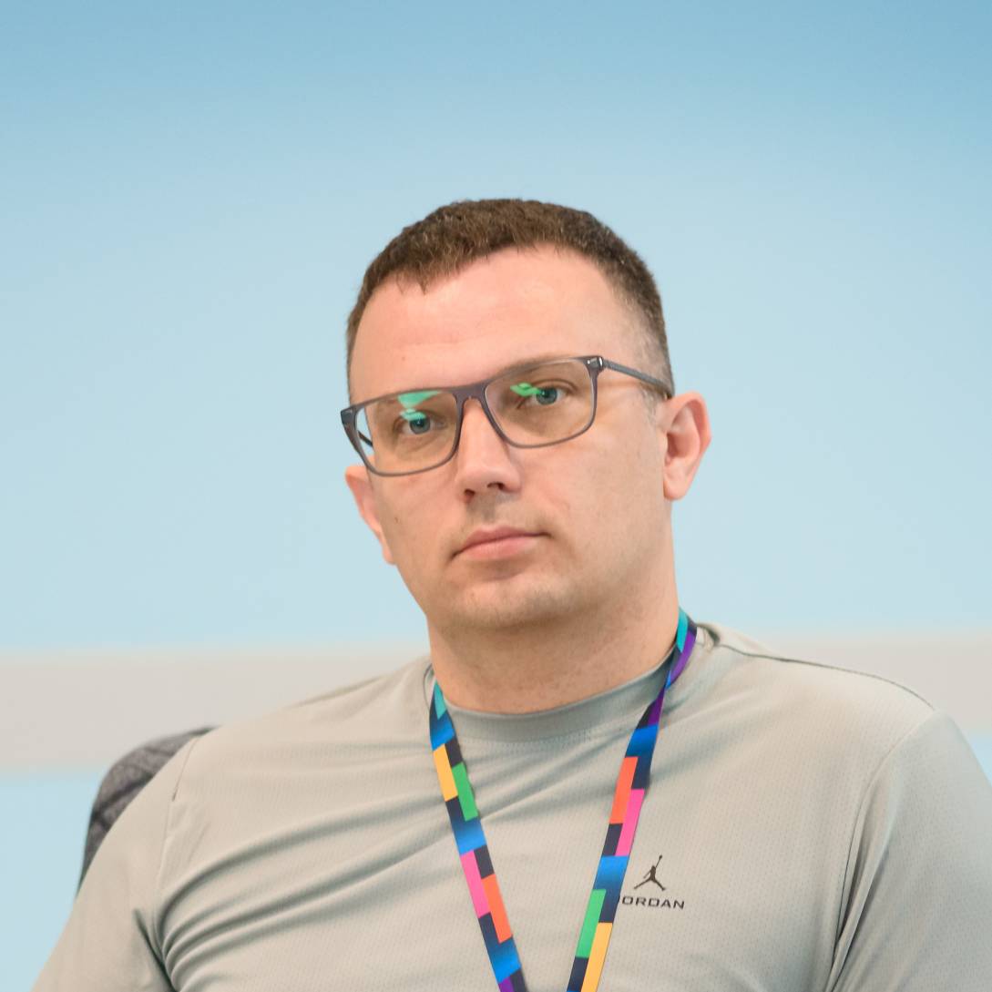 Александр Абраменко