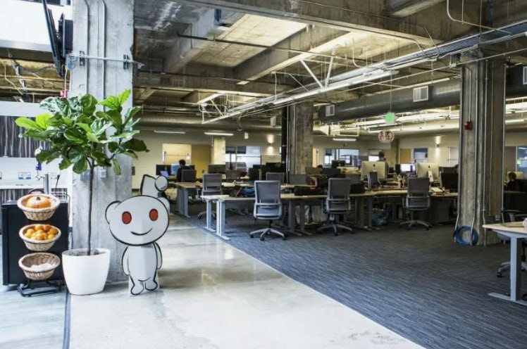 Reddit's success may be inextricably tied to Google Search - линк
Аналитики Уолл-стрит из Redburn Atlantic 17 марта нелицеприятно отозвались о Reddit, заявив что компания "переоценена" и присвоили ста... | Сетка — социальная сеть от hh.ru