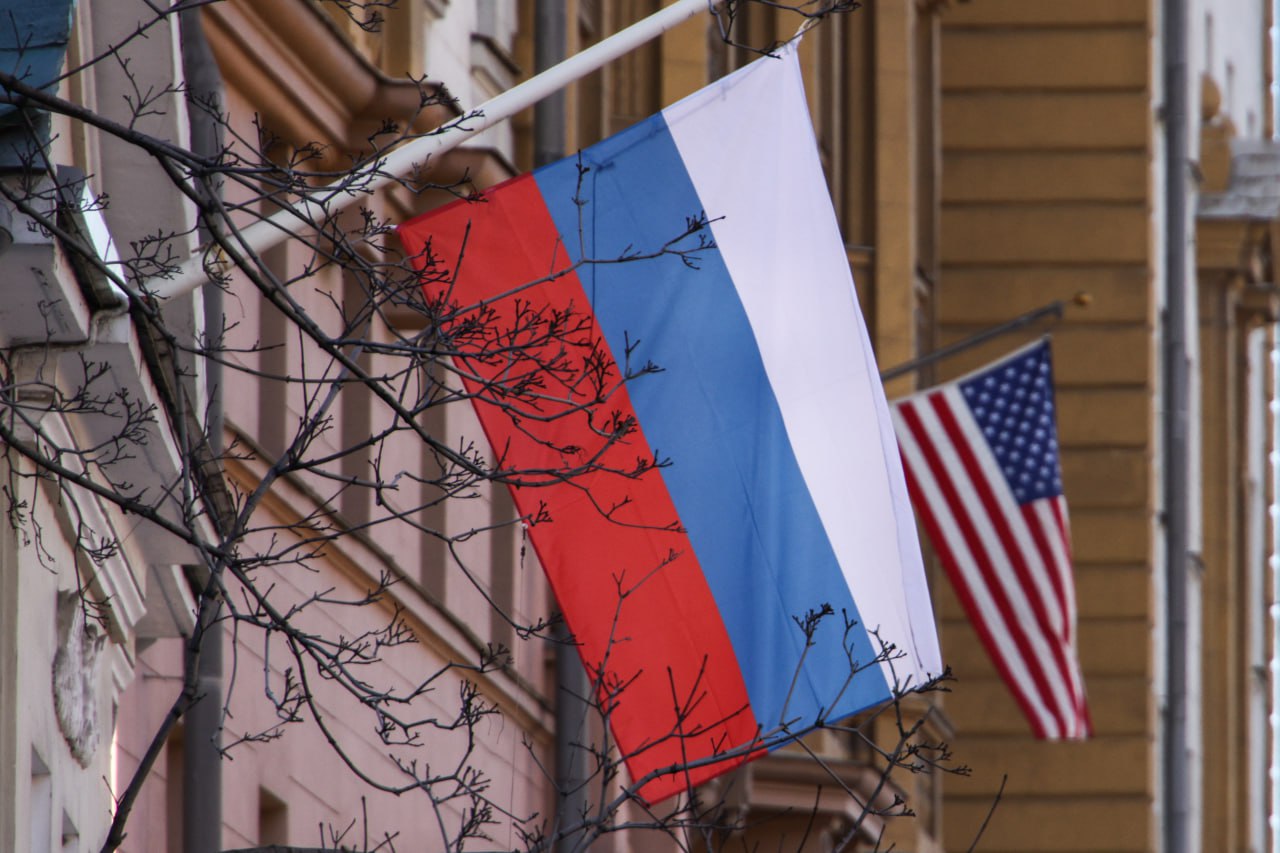 Переговоры РФ и США в Стамбуле прошли позитивно
Об этом заявил представлявший Москву посол в США Александр Дарчиев | Сетка — социальная сеть от hh.ru