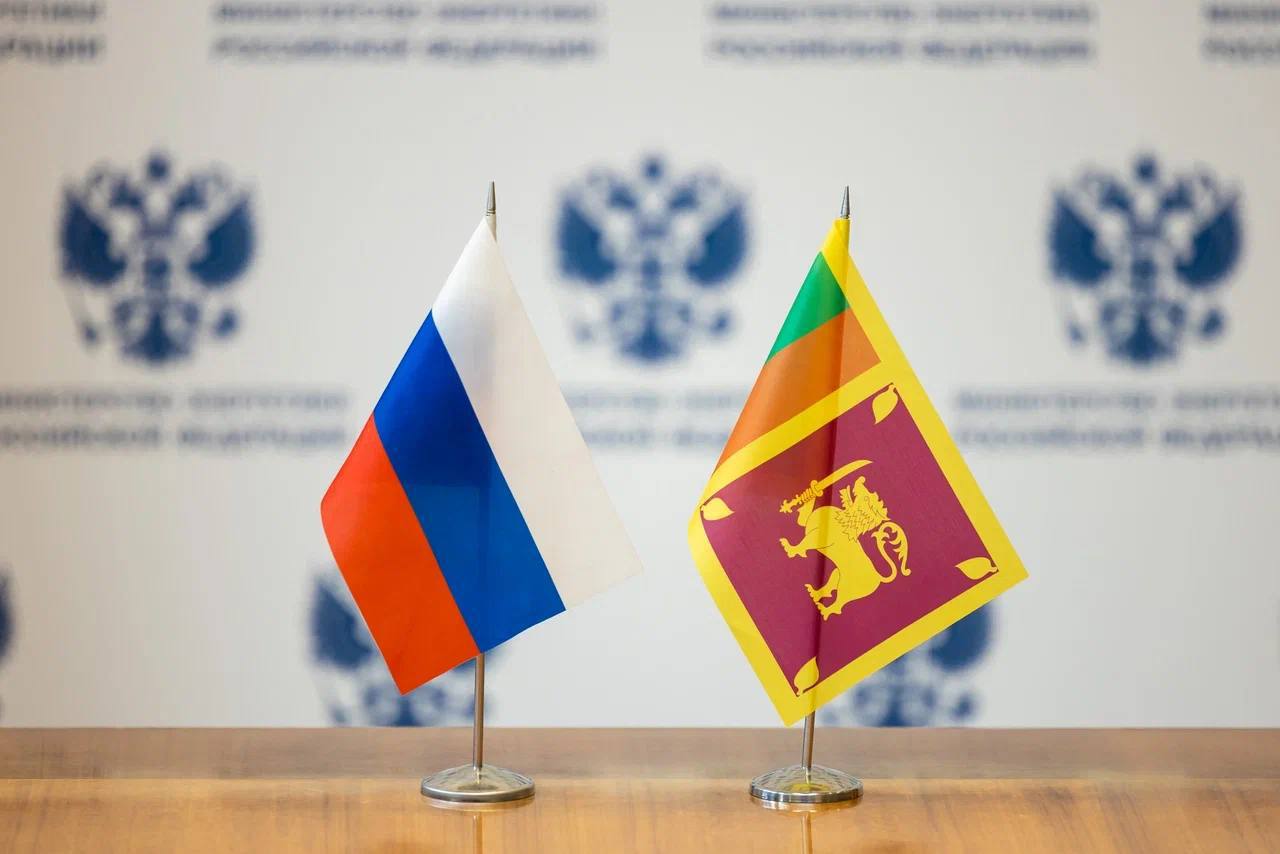 Россия и Шри-Ланка укрепляют взаимодействие по линии ТЭК
 
Роман Маршавин провёл рабочую встречу с Министром энергетики Шри-Ланки Кумара Джаякоди и представителями компаний ланкийского энергосектора в... | Сетка — социальная сеть от hh.ru