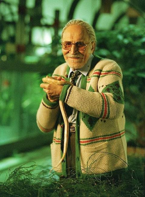 Надёжные
Понятно, почему меня так цепляет эта коммуникация. Я выросла на “Городке” со Стояновым и Олейниковым, на “Следствии вели” с Каневским | Сетка — социальная сеть от hh.ru