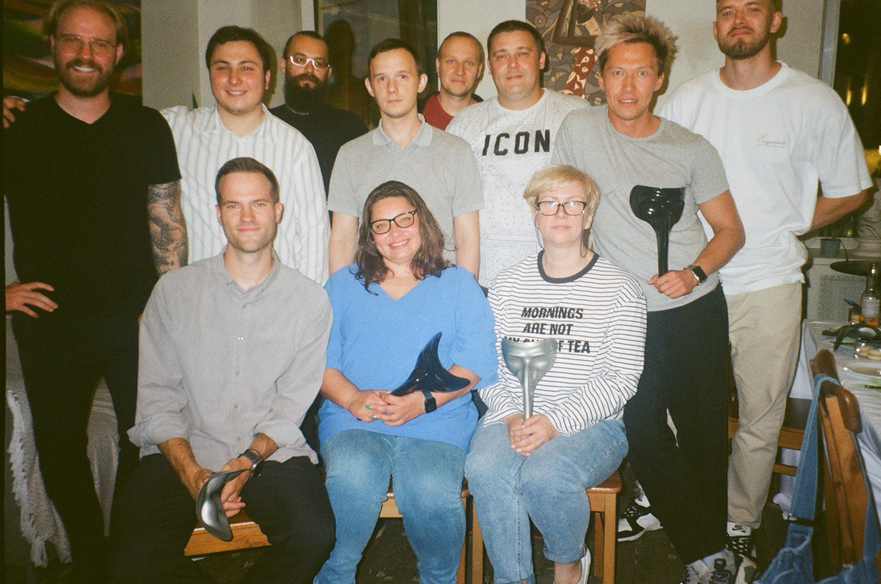 Сотрудники — как малые дети
Такой совет дал мне наставник, когда мы формировали первую команду.
У меня были розовые очки: казалось, что сотрудники всё понимают, учить их не нужно | Сетка — социальная сеть от hh.ru