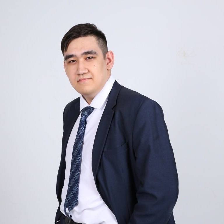 Денис Ахунов