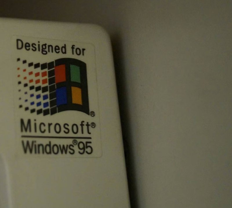 Знаменитый звук включения Windows 95 теперь входит в Звуковое наследие Америки. Его создал Брайан Ино в 1995 году на компьютере Macintosh(иронично, да?) | Сетка — социальная сеть от hh.ru