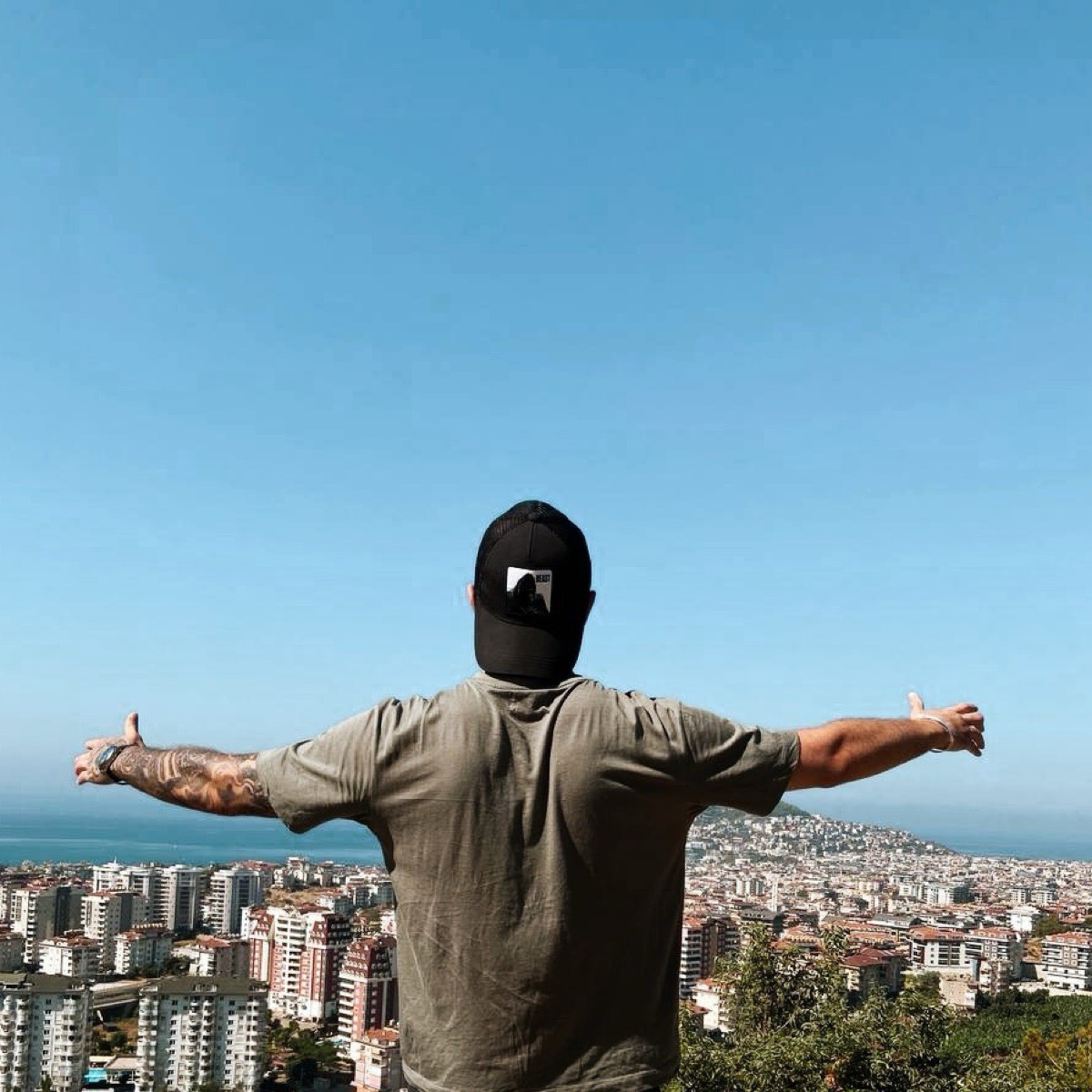 Лев Оганезов