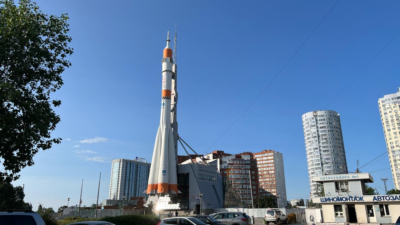 🚀 Контент – это как космос 🚀
12 апреля — День космонавтики! В этот день Юрий Гагарин впервые полетел в космос, и мир изменился навсегда | Сетка — социальная сеть от hh.ru
