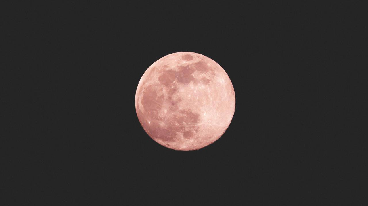 🌓 Уже сегодня над Москвой взойдёт «Розовая Луна»При благоприятных атмосферных условиях Луна приобретёт розоватый оттенок и это можно будет увидеть невооружённым глазом.
📲Подпишитесь на Вдвижении | Сетка — социальная сеть от hh.ru