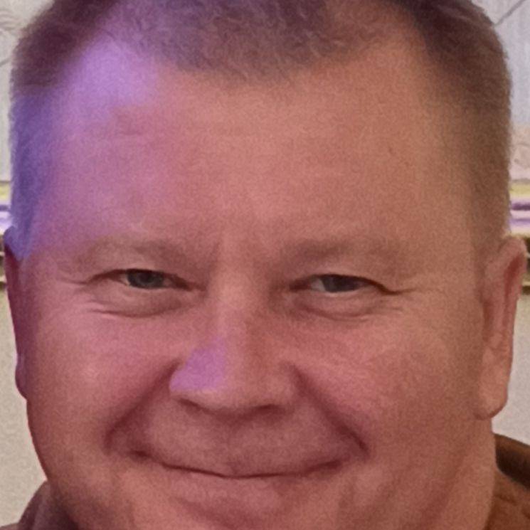 Евгений Пец