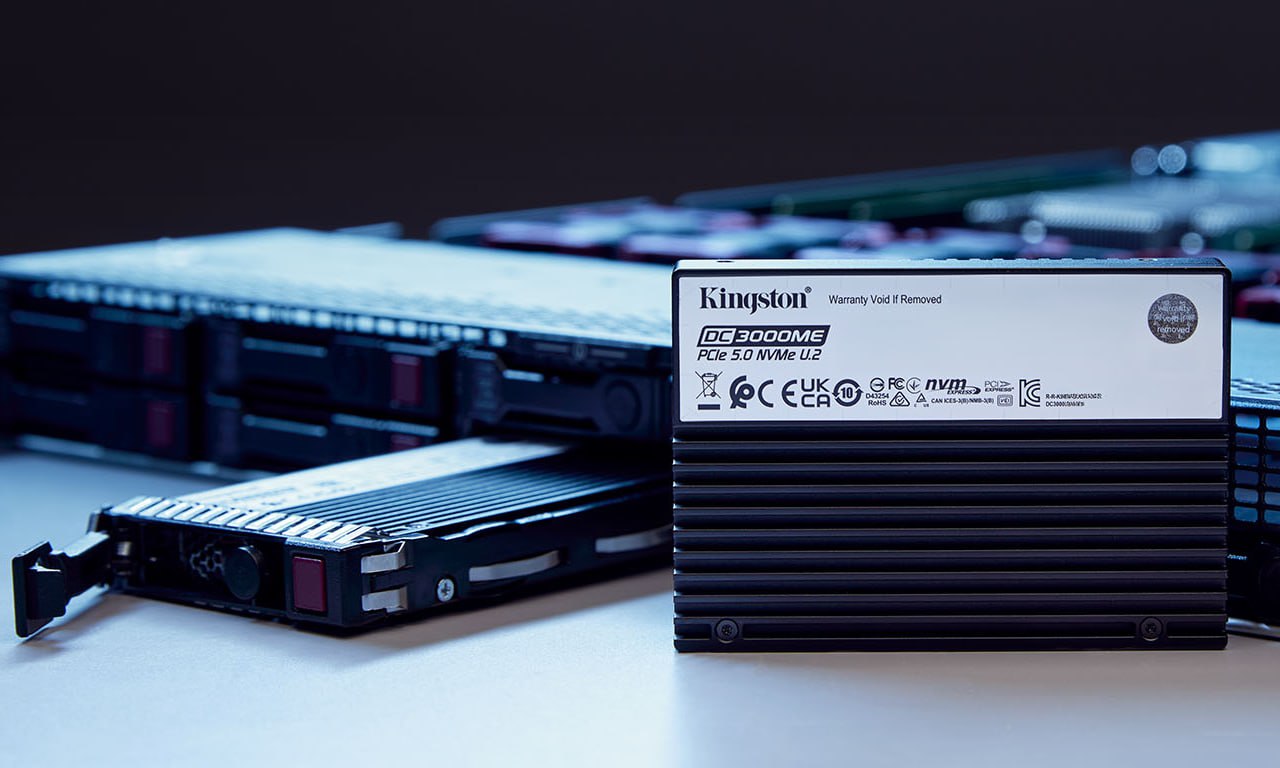 Kingston представила SSD с пропускной способностью до 14 000 МБ/с
Kingston анонсировала корпоративные SSD DC3000ME в формате U.2 с интерфейсом PCIe 5 | Сетка — социальная сеть от hh.ru