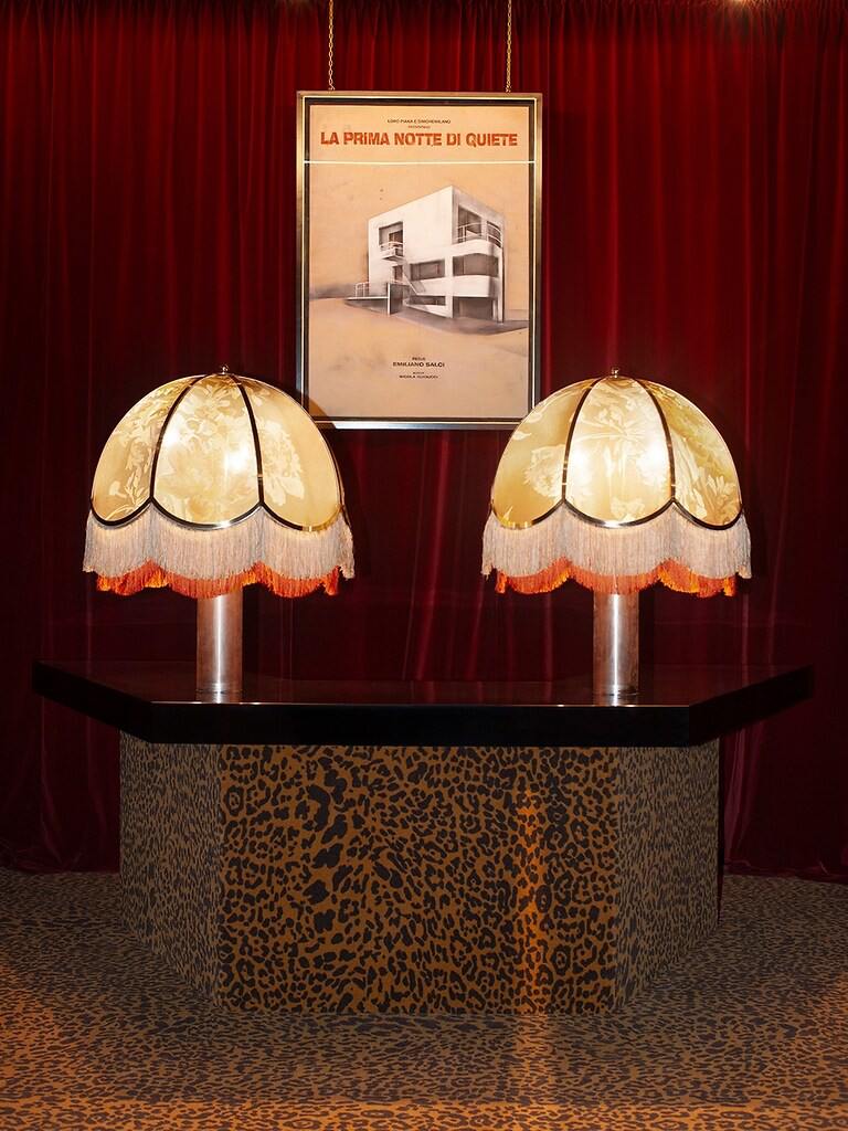 Dimorestudio, как обычно, вернули сразу несколько пластов прошлого и установили круглую кровать с шелковыми простынями в своей экспозиции созданной совместно с (или для) Loro Piana | Сетка — социальная сеть от hh.ru