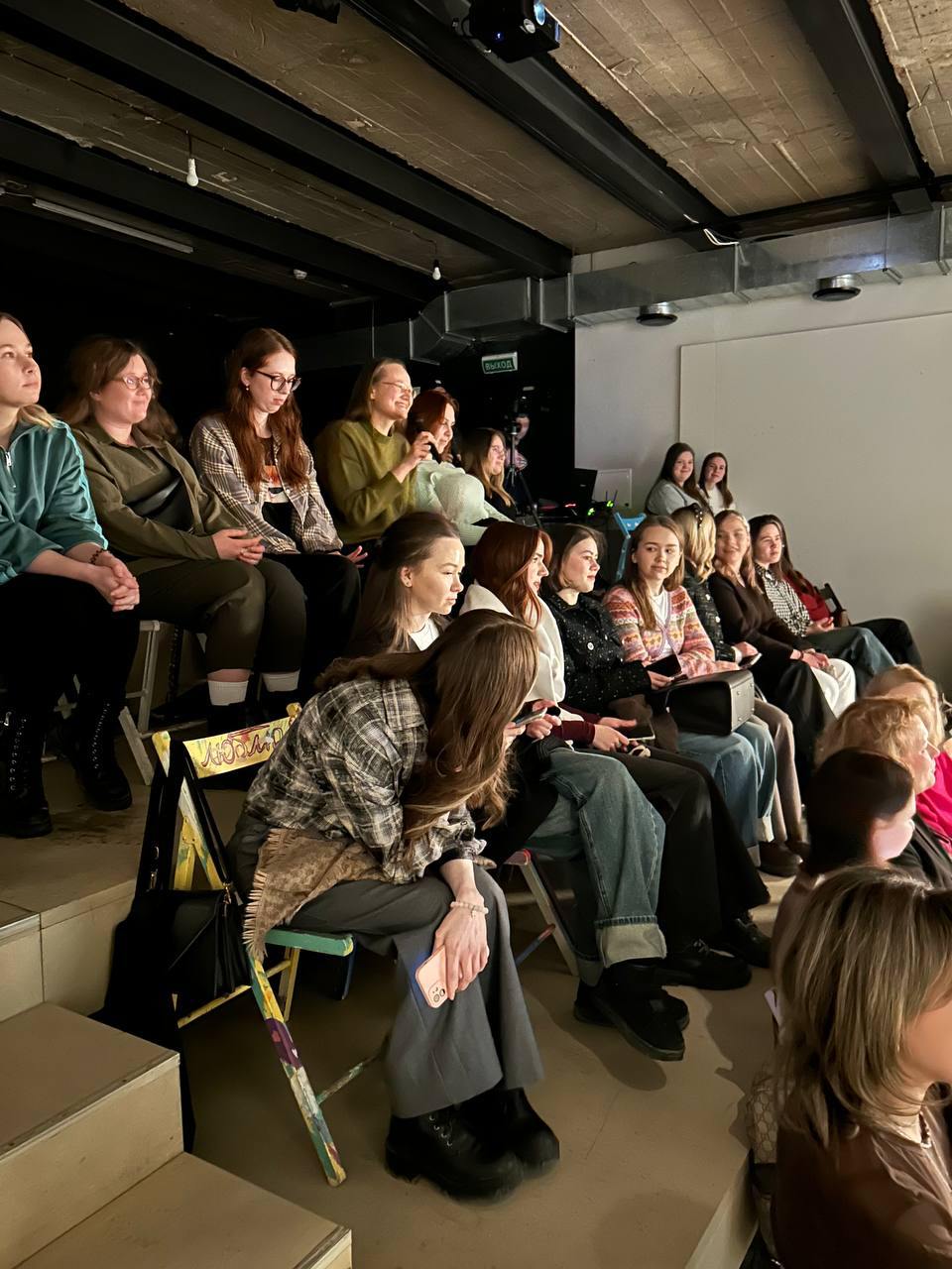 Всем привет!
Это дизайн-квартирник be art — встречи в тёплой обстановке со всеми, кто интересуется брендингом, маркетингом, дизайном — и креативными индустриями в целом | Сетка — социальная сеть от hh.ru