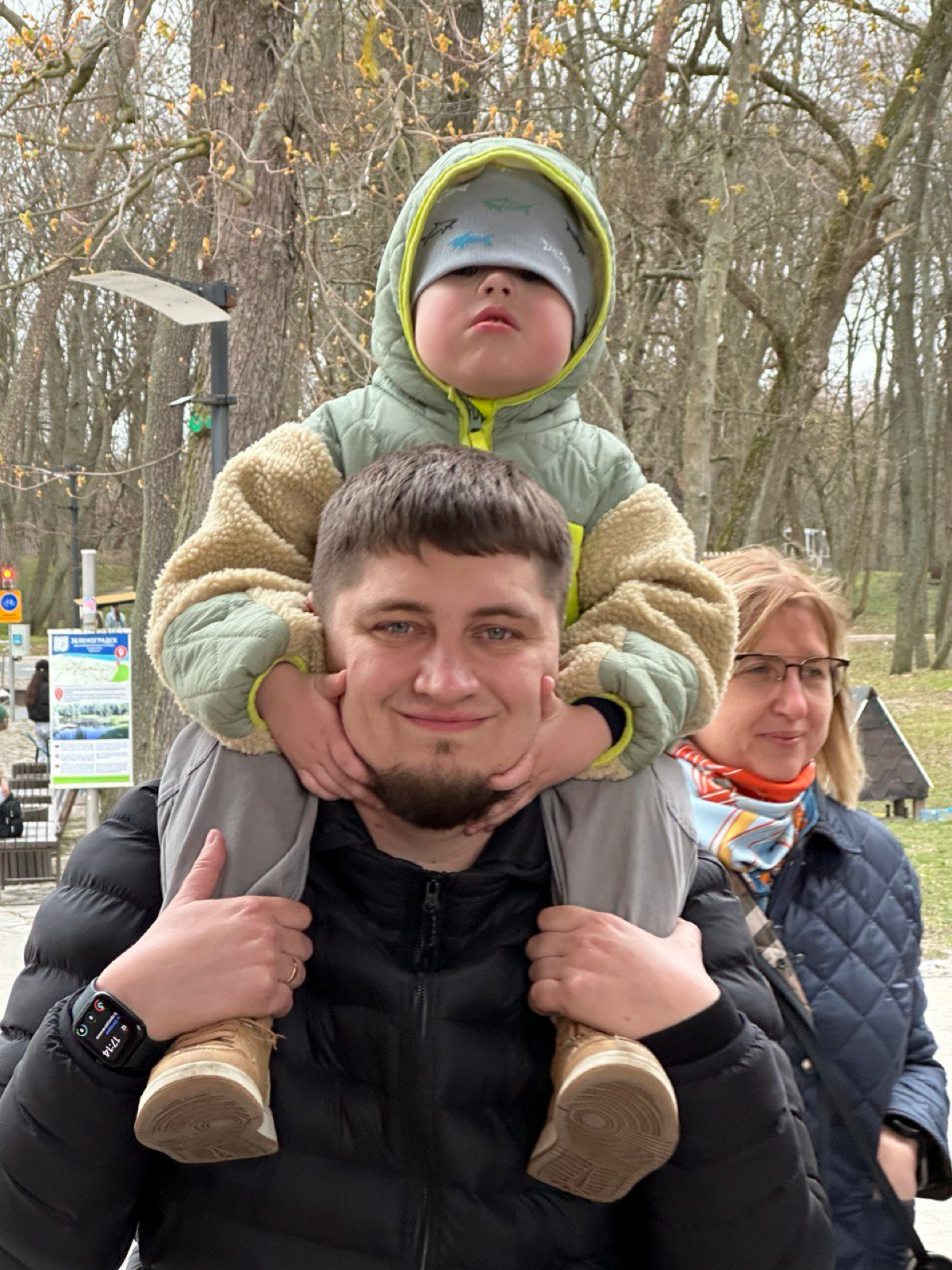 На выходных отдохнули с семьей, выехали на море.
Зарядились на следующую рабочую неделю. | Сетка — социальная сеть от hh.ru