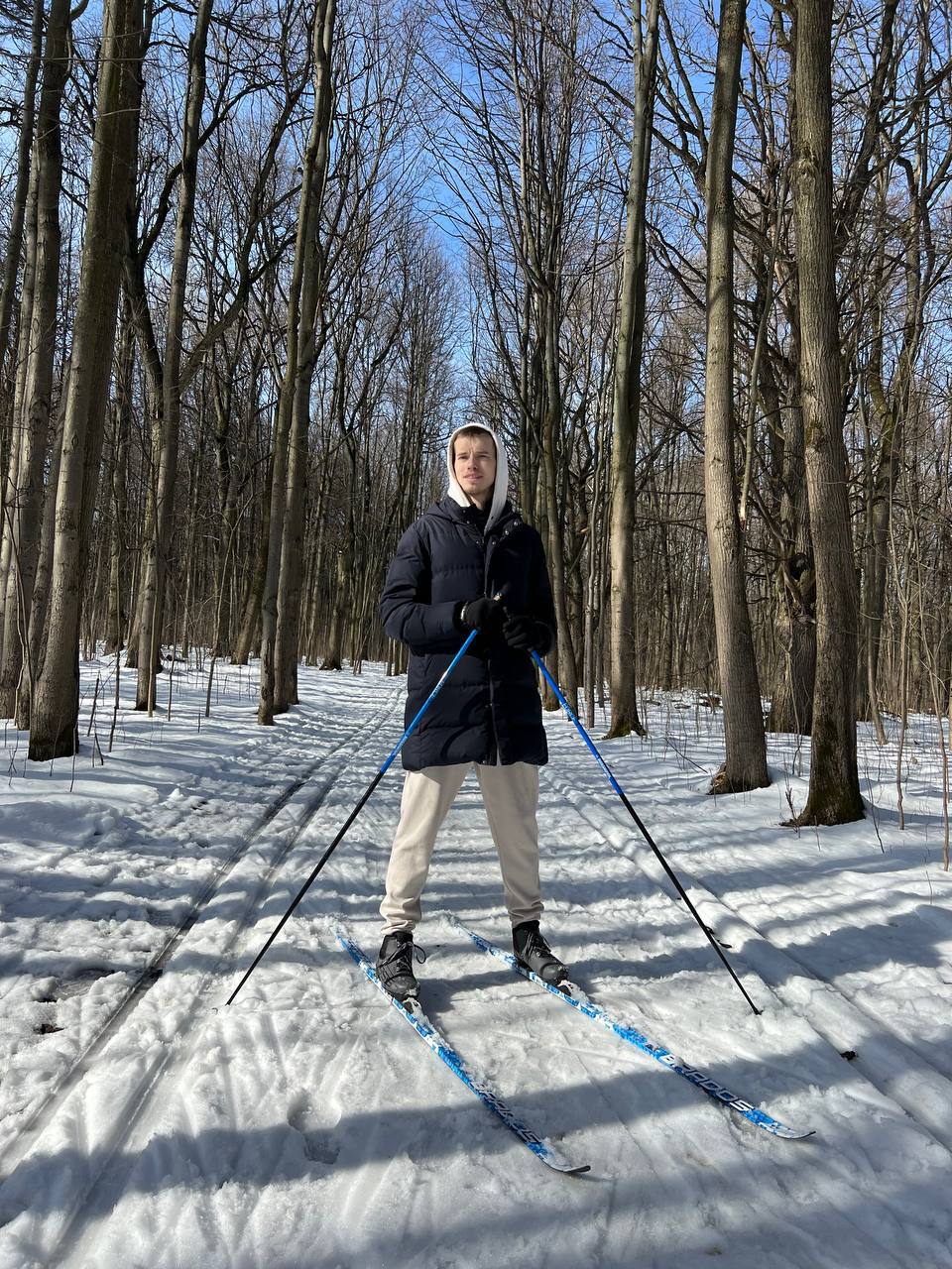 Спасибо погоде за возможность погонять аж в середине апреля! ⛷️
Беговые лыжи — один из моих любимых видов физической активности [про секс пошутите сами, ага? ага?]
Лыжи — это ненапряжно, очень медитат... | Сетка — социальная сеть от hh.ru