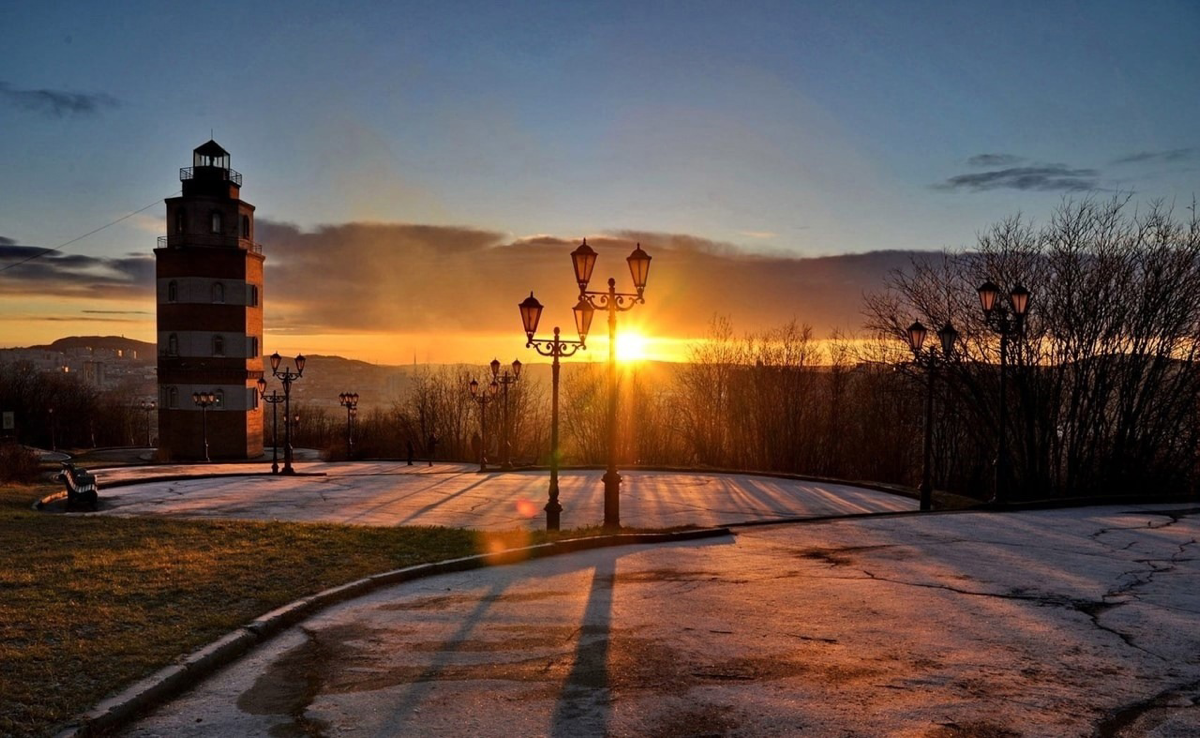 Сегодня Мурманск вновь проводит выходный день с теплыми солнечными лучами.
Сходите с детьми в парк, прогуяйтесь по улочкам, остановите свои мысли тревожные | Сетка — социальная сеть от hh.ru