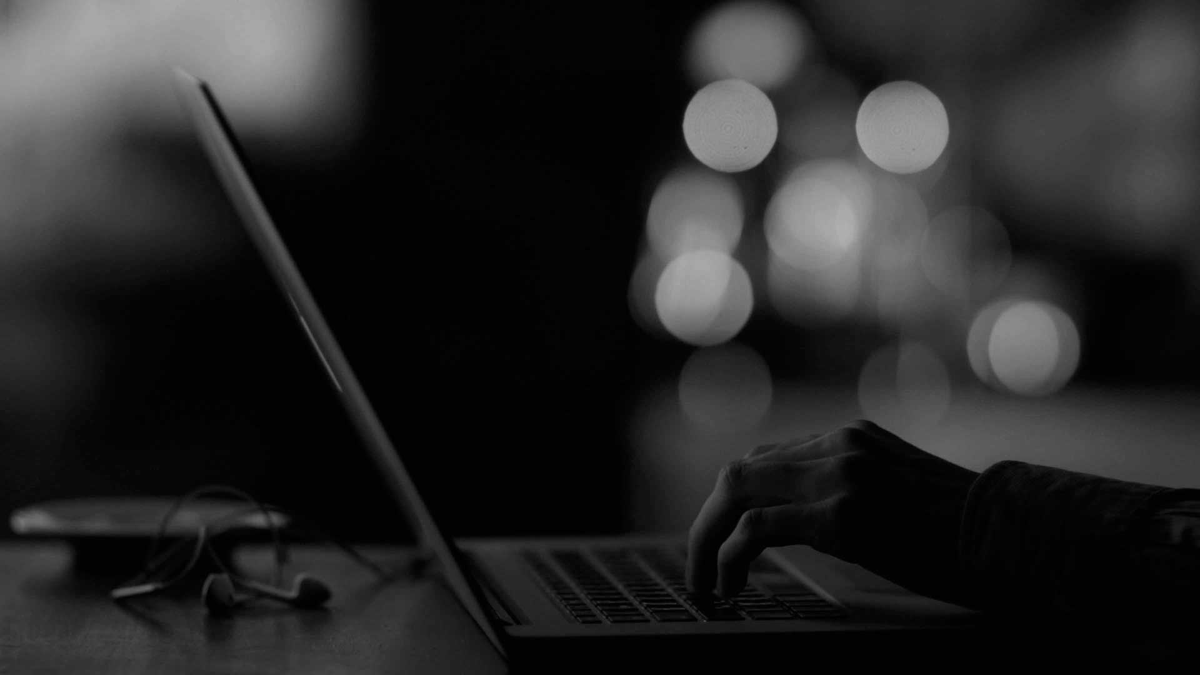 Дорогие читатели! Новые страницы приключений сестер Старковых уже ждут вас! Погрузитесь в мир магии и тайн, где переплетаются судьбы и решаются исходы целых миров.
Продолжение истории "Ведьма | Сетка — социальная сеть от hh.ru