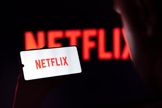 Легкий вайб Черного зеркала: Netflix тестирует новую поисковую технологию на основе OpenAI | Сетка — социальная сеть от hh.ru