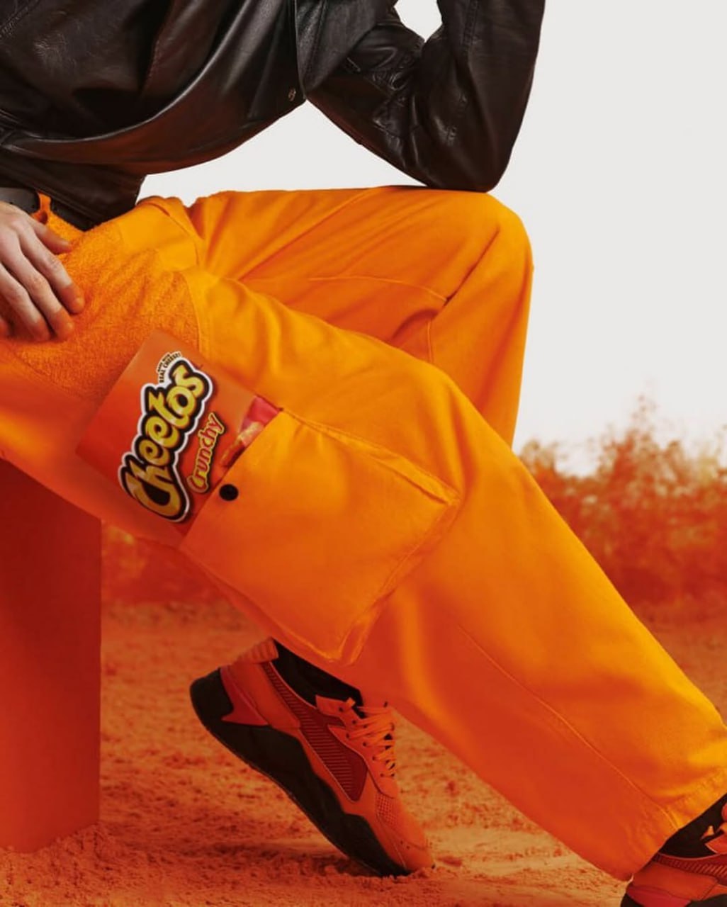 Cheetos выпустили штаны для вытирания рук
Когда маркетинг понял, чего мы на самом деле хотим🤪
🐱 Ваша Я🔞Маркетинг без котиков | Сетка — социальная сеть от hh.ru