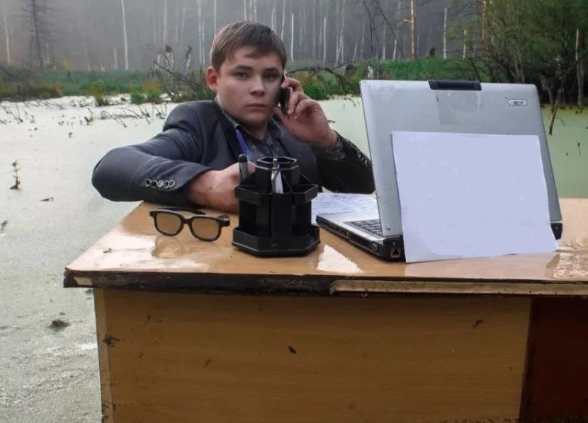 А зачем Вам Директ?
Для каких целей вы запускаете рекламу?
Хотите лидов? Хотите продать им?
А зачем им покупать у вас? А вы точно сможете продать?
До сих пор почему-то многие всерьёз думают: "Щас запу... | Сетка — социальная сеть от hh.ru