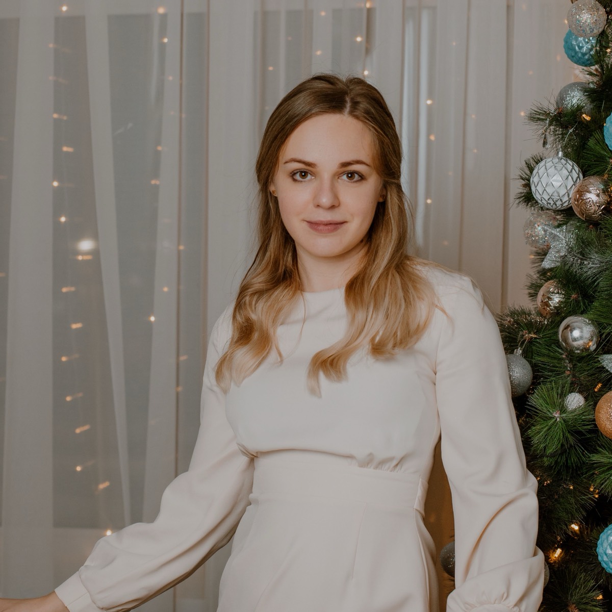 Юлия Ежова
