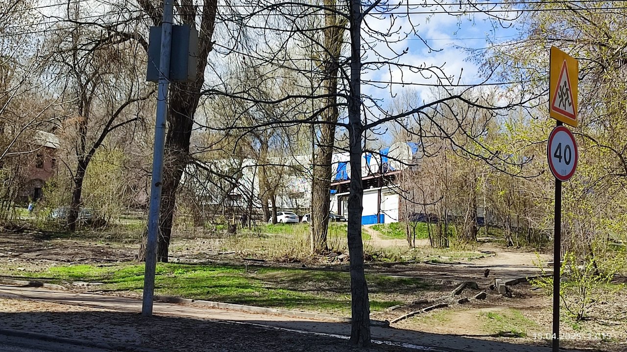 Судя по антенному посту на крыше - это головной офис, головная станция кабельного телевидения и центральный абонентский пункт моего любимого провайдера, услугами которого я и моя семья пользуются боль... | Сетка — социальная сеть от hh.ru