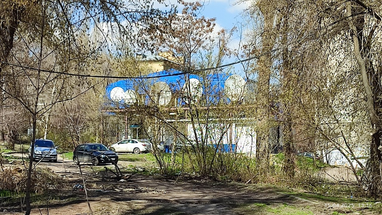 Судя по антенному посту на крыше - это головной офис, головная станция кабельного телевидения и центральный абонентский пункт моего любимого провайдера, услугами которого я и моя семья пользуются боль... | Сетка — социальная сеть от hh.ru