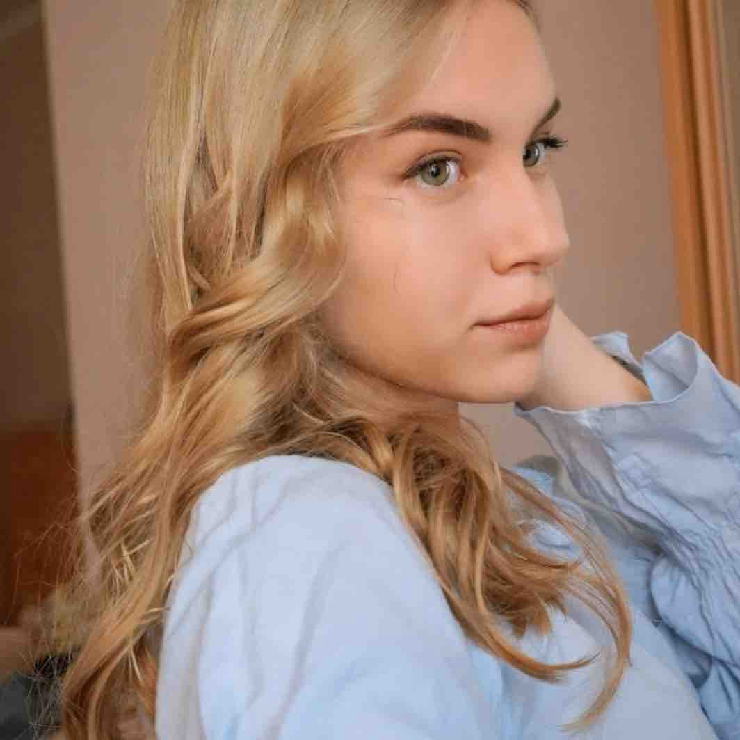 Настя Строганова | Сетка — социальная сеть от hh.ru