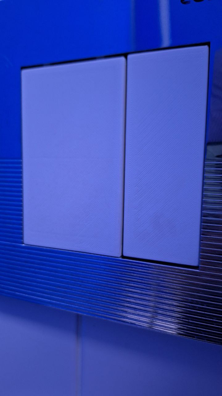 Пришла сегодня на выставку про медицину местную, но вот вам инновации - кнопки на 3д принтере в туалете ✨✨✨
Вообще кроме шуток, я считаю это неплохим решением | Сетка — социальная сеть от hh.ru