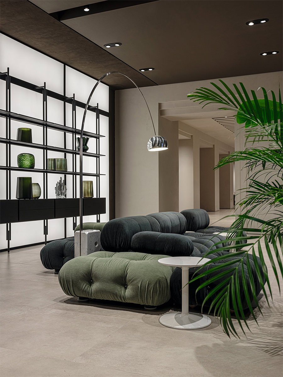 Признанный лидер в сегменте элитарной мебели ТРИО-Интерьер не почивает на лаврах, а продолжает расширяться: его новый, четвертый шоурум открылся в начале Кутузовского проспекта | Сетка — социальная сеть от hh.ru