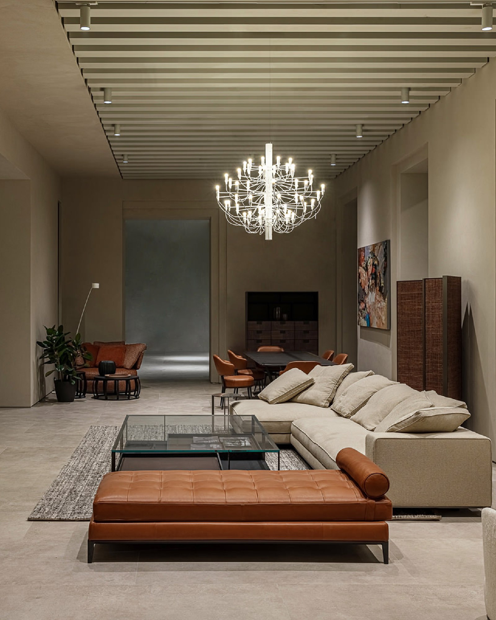 Признанный лидер в сегменте элитарной мебели ТРИО-Интерьер не почивает на лаврах, а продолжает расширяться: его новый, четвертый шоурум открылся в начале Кутузовского проспекта | Сетка — социальная сеть от hh.ru