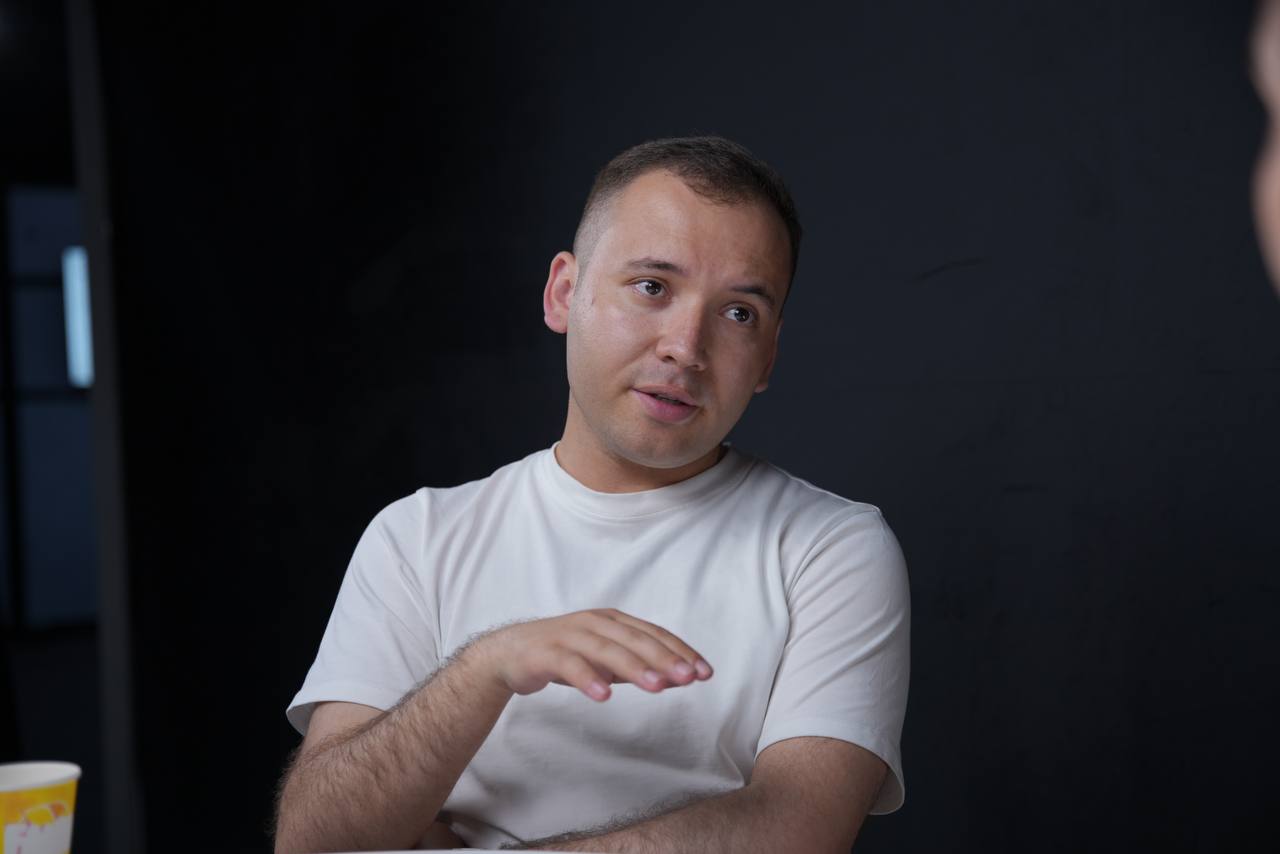 Недавно мы приняли участие в Ecommerce Central Asia EXPO 2025, где записали подкасты с ключевыми игроками рынка, в том числе:

Джамиля Халибаева — глобальный директор по маркетингу IT Park Uzbekistan
... | Сетка — социальная сеть от hh.ru