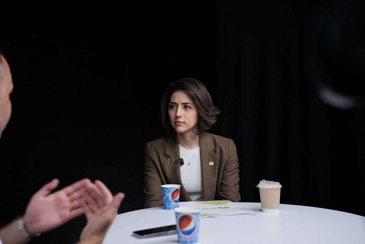 Недавно мы приняли участие в Ecommerce Central Asia EXPO 2025, где записали подкасты с ключевыми игроками рынка, в том числе:

Джамиля Халибаева — глобальный директор по маркетингу IT Park Uzbekistan
... | Сетка — социальная сеть от hh.ru