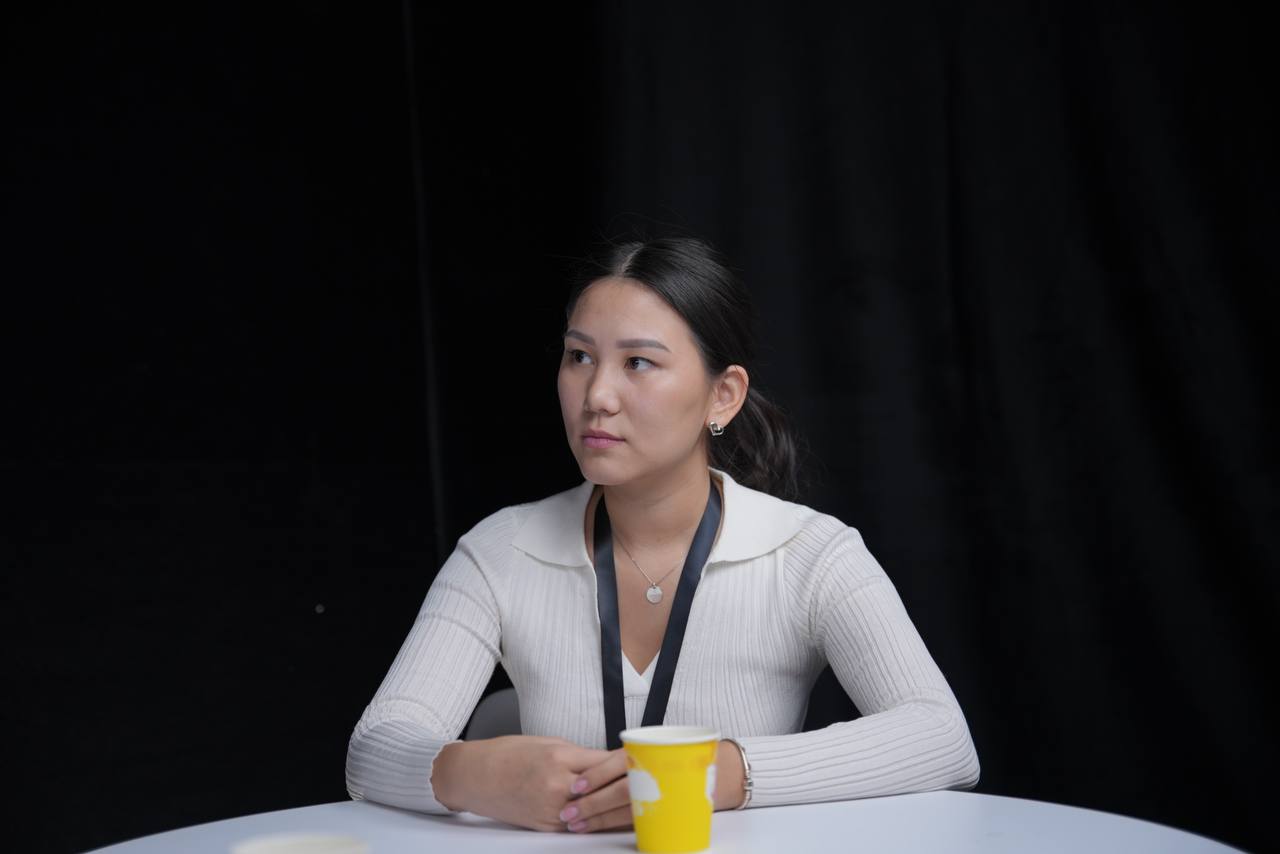 Недавно мы приняли участие в Ecommerce Central Asia EXPO 2025, где записали подкасты с ключевыми игроками рынка, в том числе:

Джамиля Халибаева — глобальный директор по маркетингу IT Park Uzbekistan
... | Сетка — социальная сеть от hh.ru