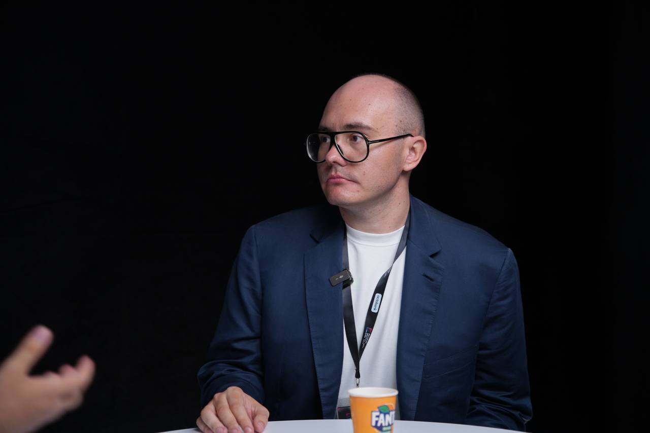 Недавно мы приняли участие в Ecommerce Central Asia EXPO 2025, где записали подкасты с ключевыми игроками рынка, в том числе:

Джамиля Халибаева — глобальный директор по маркетингу IT Park Uzbekistan
... | Сетка — социальная сеть от hh.ru