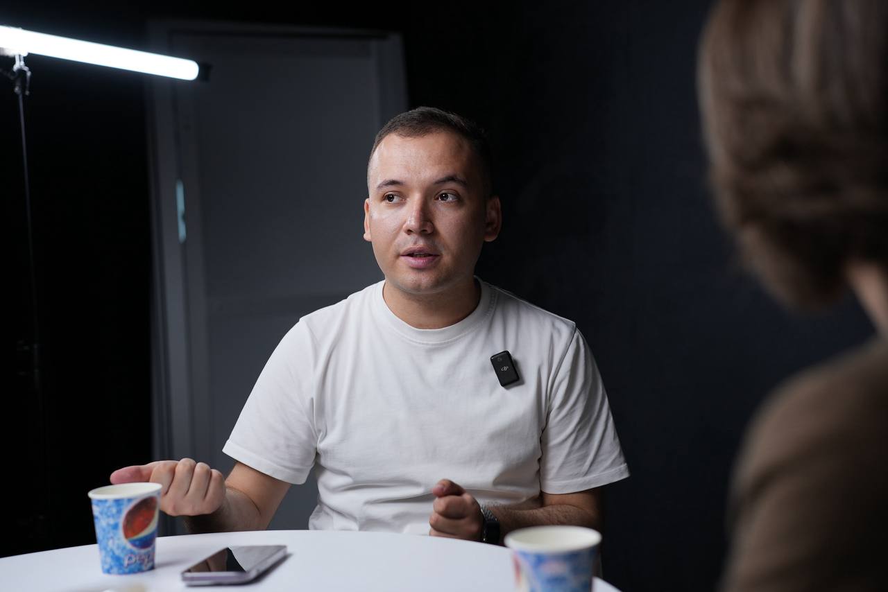 Недавно мы приняли участие в Ecommerce Central Asia EXPO 2025, где записали подкасты с ключевыми игроками рынка, в том числе:

Джамиля Халибаева — глобальный директор по маркетингу IT Park Uzbekistan
... | Сетка — социальная сеть от hh.ru