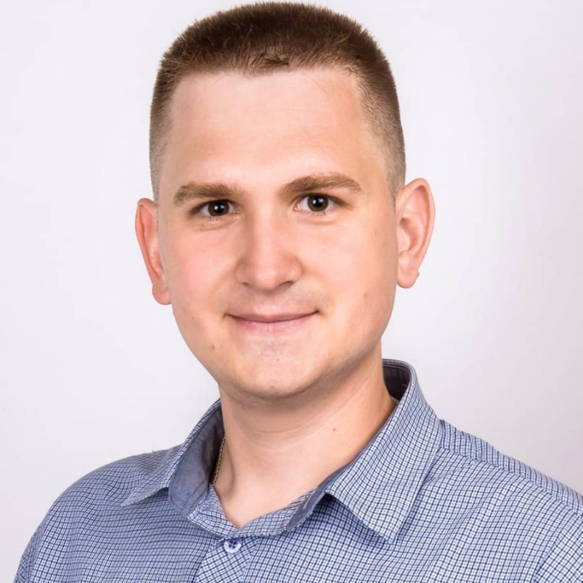 Евгений Романов