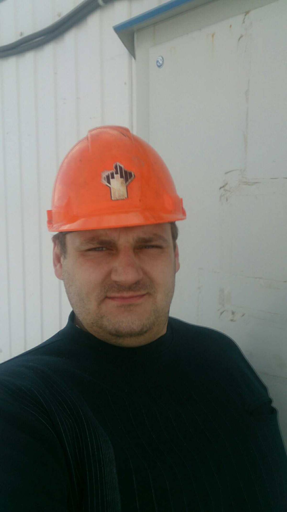 Роман Нещерет