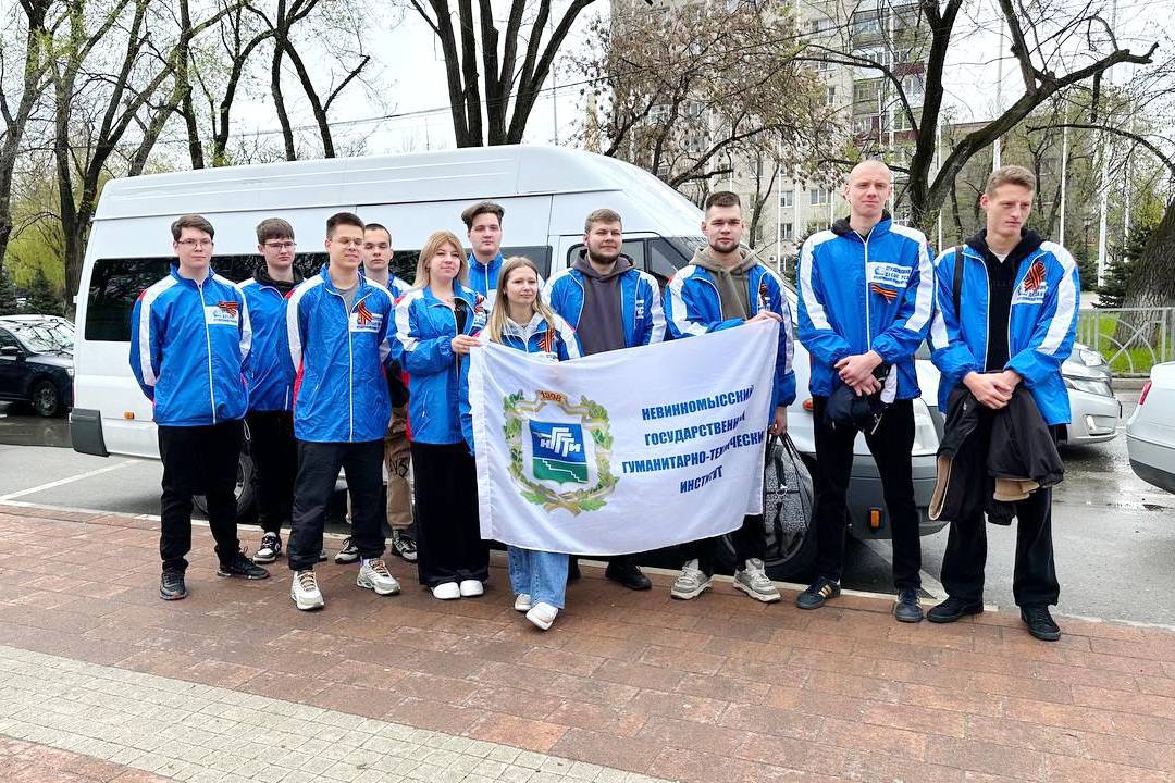Ставропольские волонтеры спасают природу черноморского побережья
11 студентов из НГГТИ отправились в Анапу, чтобы ликвидировать последствия разлива нефти | Сетка — социальная сеть от hh.ru