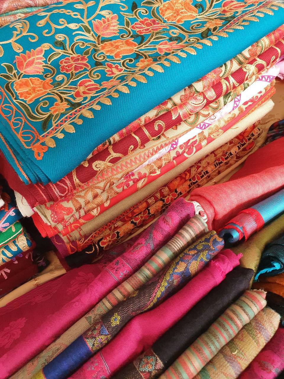 🥻Яркий «Delhi Базар» в Басманном дворе18-20апреля 12:00-20:00«Delhi Базар» собирает на одной площадке самые известные товары Индии🇮🇳Все выходные в культурном центре можно будет познакомиться с культур... | Сетка — социальная сеть от hh.ru