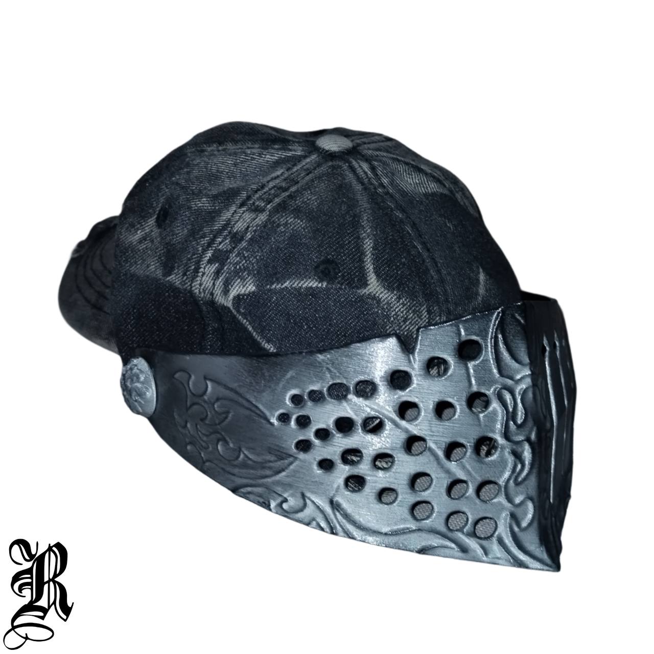 И так, сегодня у нас рыцарский аукцион🏰
Лот:
"ricar cap" — проект, вдохновленный любовью к рыцарской эстетике, проявленной под призмой современного восприятия средневековья | Сетка — социальная сеть от hh.ru