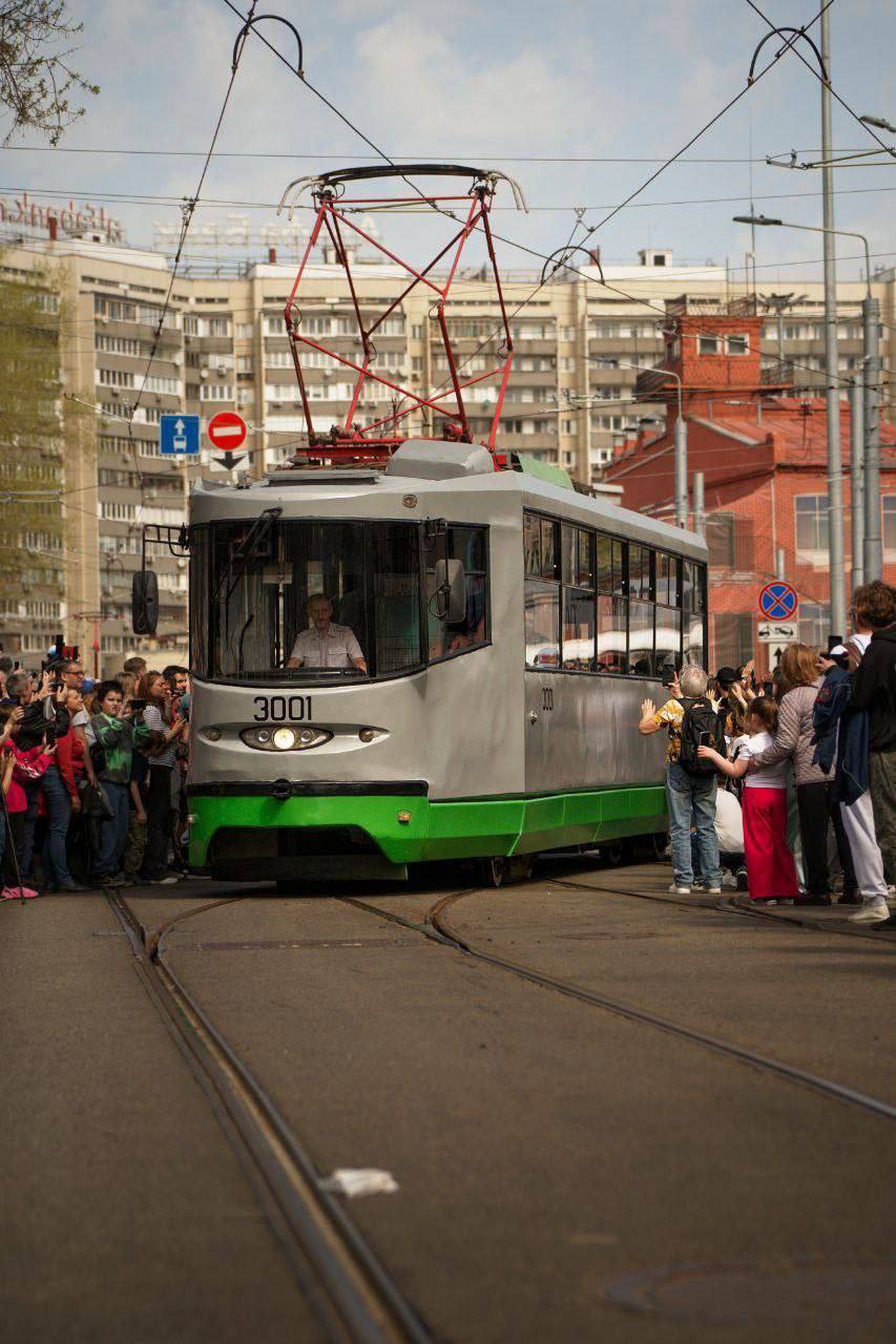 🚃Сегодняшний парад ретро-трамваев в столице
Красивые кадры мероприятия 📸
📲Подпишитесь на Вдвижении | Сетка — социальная сеть от hh.ru