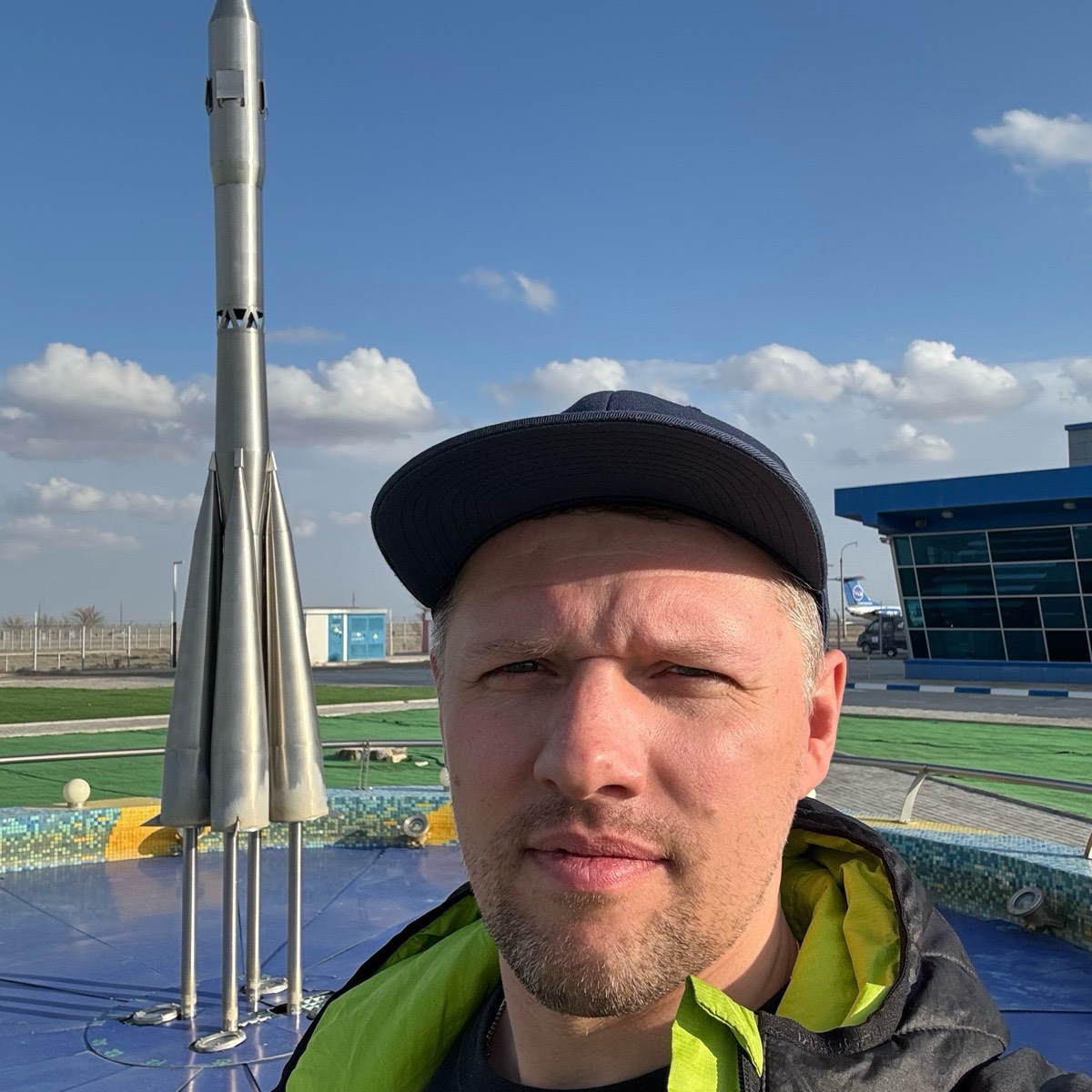 Олег Тихонов