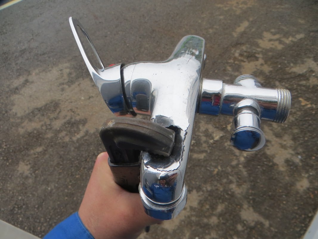 🔍 Поговорим о безопасности сантехники
С 1 сентября 2022 года в России действует Постановление Правительства РФ № 2425, которое утвердило перечень продукции, подлежащей обязательному декларированию соо... | Сетка — социальная сеть от hh.ru