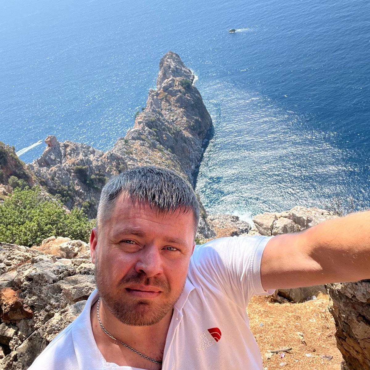 Михаил Лозов