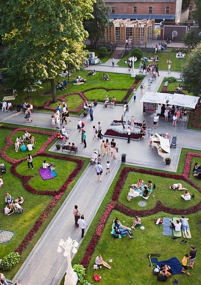 🗣Экскурсия «Сад Эрмитаж»
26 апреля в 16:00Это путешествие по истории сада, где вы узнаете, как территория с каретным двором сталасадом с редкими породами деревьев и экзотическими цветниками | Сетка — социальная сеть от hh.ru