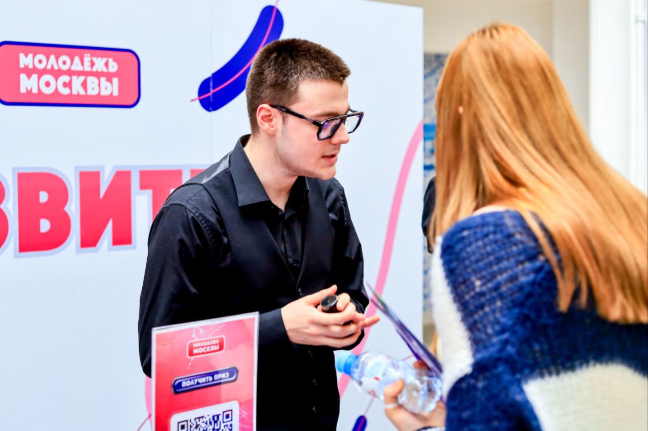 🎓 Увидимся в вашем вузе!
Этой весной АНО «РЧК» присоединяется к программе «Дни молодёжи Москвы в ВУЗах»! 
Мы едем в московские ВУЗы, чтобы познакомиться, пообщаться и провести для вас интересный карье... | Сетка — социальная сеть от hh.ru