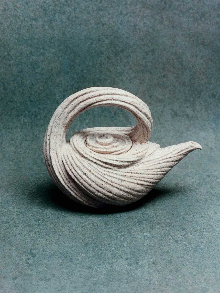 На Миланской неделе дизайна модный дом Loewe представил проект имени себя — Loewe Teapots | Сетка — социальная сеть от hh.ru