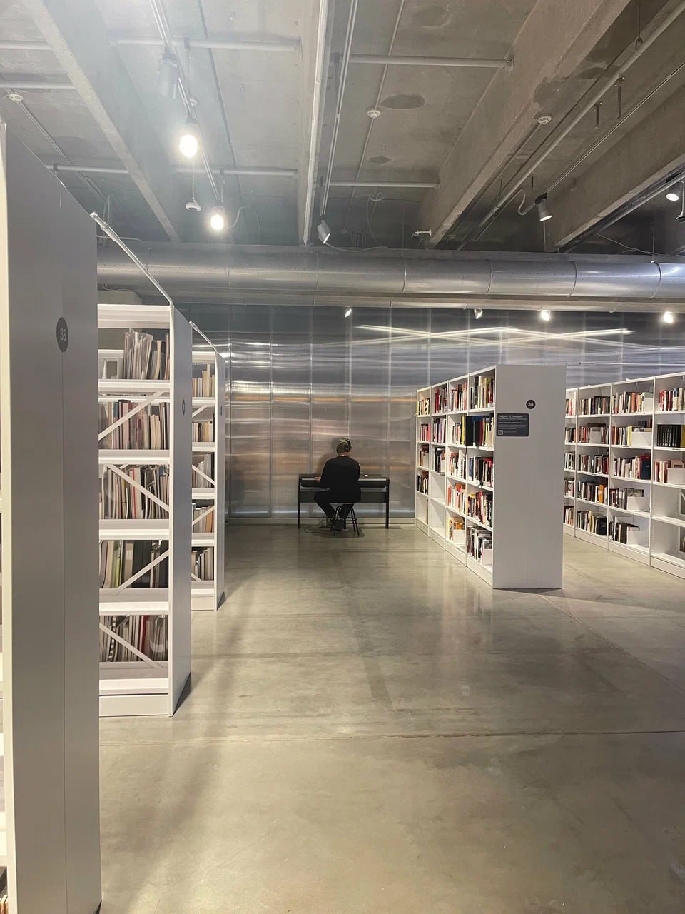 📚Бесплатная акция «Библионочь» пройдет в 14-ый раз
с 26 на 27 апреля
Библиотеки, книжные магазины, литературные музеи и культурные центры по всей стране представят специальную программу: экскурсии, ле... | Сетка — социальная сеть от hh.ru