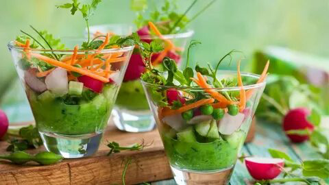 🌱 Микрозелень в коктейлях: свежий витаминный заряд! 🍹
Привет, друзья! Сегодня я хочу поделиться с вами удивительным способом придать своим коктейлям еще больше свежести, вкуса и пользы для здоровья | Сетка — социальная сеть от hh.ru