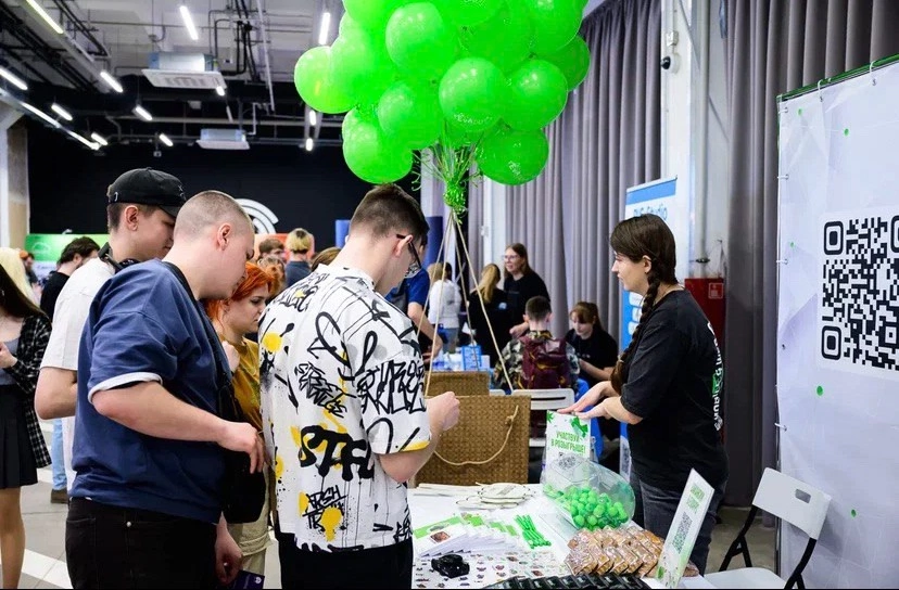 В эту субботу мы провели нашу любимую конференцию "Старт в IT" , которую организовали Компьютерная Академия ТОП Тула , и это было нереально круто! 🔥
Пришли талантливые ребята: кто-то только мечтает о ... | Сетка — социальная сеть от hh.ru
